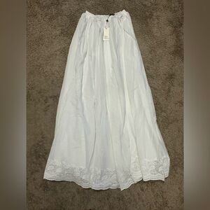 Chic White Maxi Skirt with Lace Detail